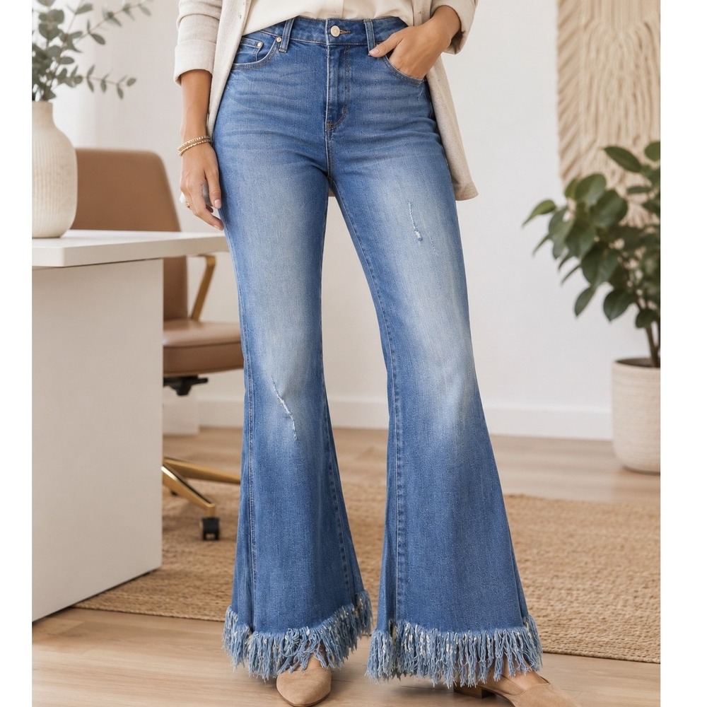 Tricot Womens High Rise Flare Jeans Medium Wash Frayed Fringe Hem Size 11/29